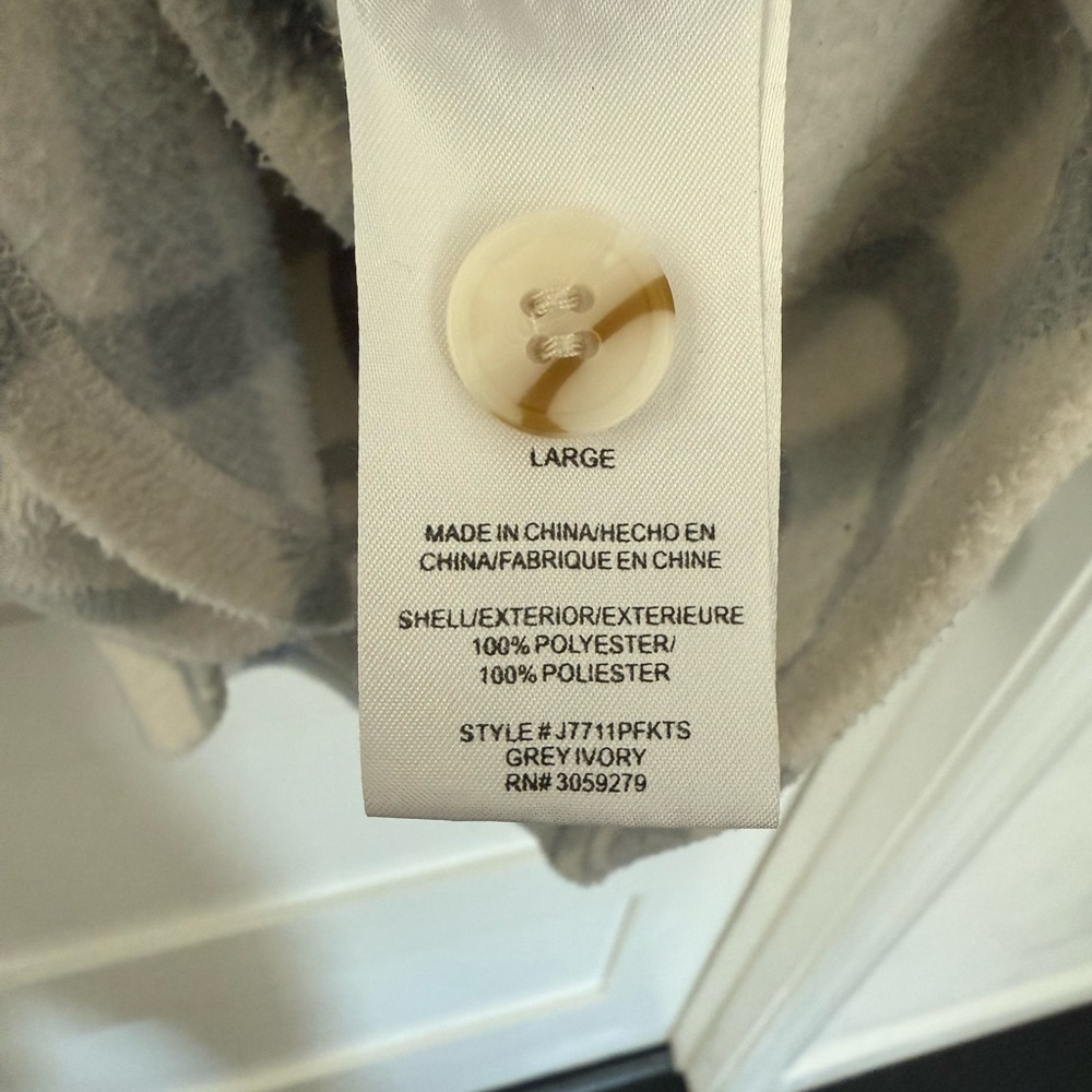 Women’s Thread & Supply shacket - Picture 2 of 2